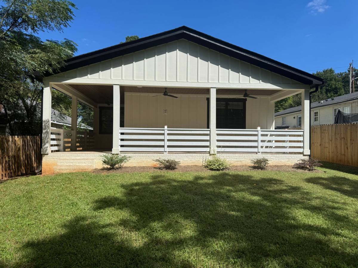 House for rent at 2305 Sanders Ave, Charlotte, NC 28216