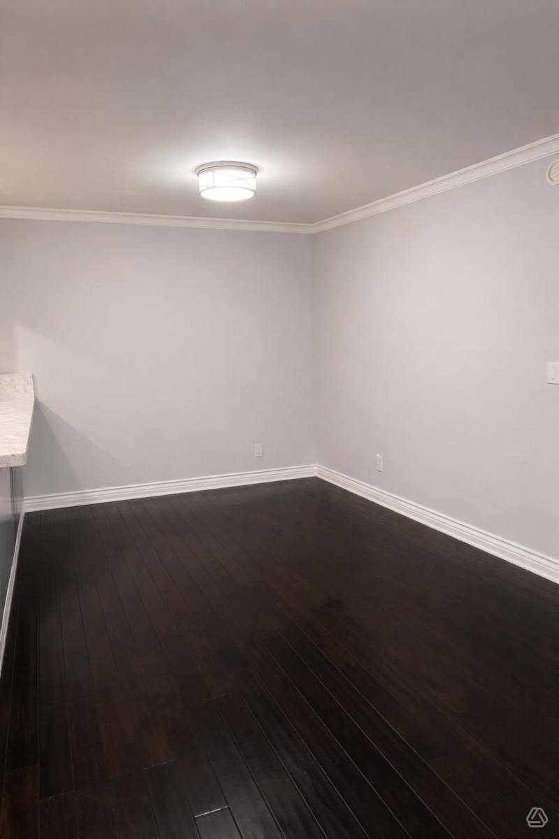 Apartment for rent at 11706 Montana Ave #107, Los Angeles, CA 90049