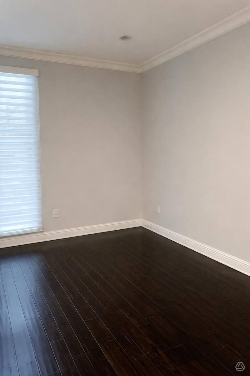 Apartment for rent at 11706 Montana Ave #107, Los Angeles, CA 90049