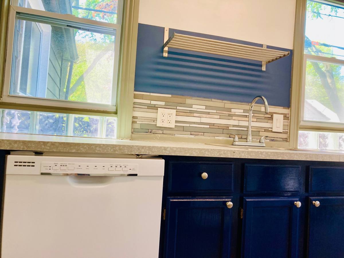 House for rent at 1312 E Harry Ave, Hazel Park, MI 48030
