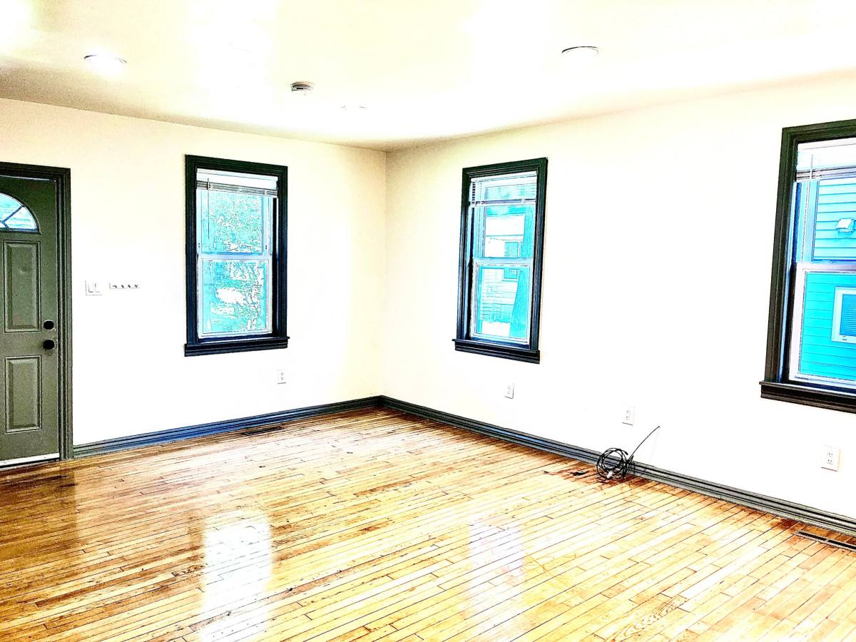 House for rent at 1314 E Harry Ave, Hazel Park, MI 48030