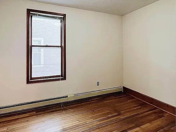 Townhouse for rent at 962 6th St E #1, Saint Paul, MN 55106