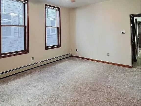 Townhouse for rent at 962 6th St E #1, Saint Paul, MN 55106