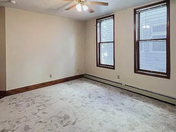 Townhouse for rent at 962 6th St E #1, Saint Paul, MN 55106