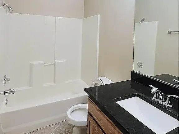 Townhouse for rent at 962 6th St E #1, Saint Paul, MN 55106