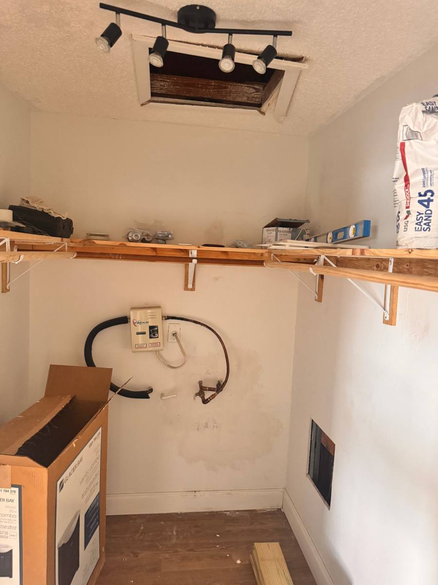 Apartment for rent at 2829 Van Buren St, Hollywood, FL 33020