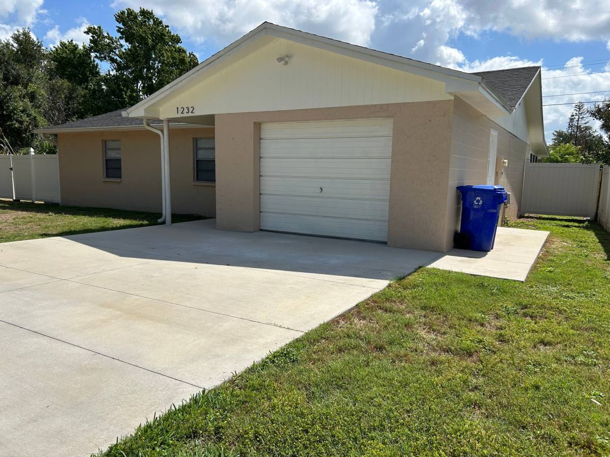House for rent at 1233 Honeytree Lane E, Lakeland, FL 33801