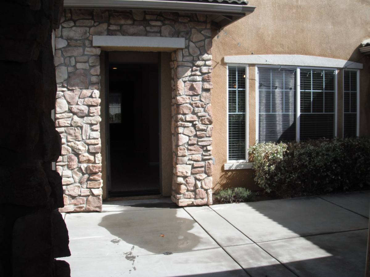 House for rent at 31612 Whitecrown Dr, Murrieta, CA 92563