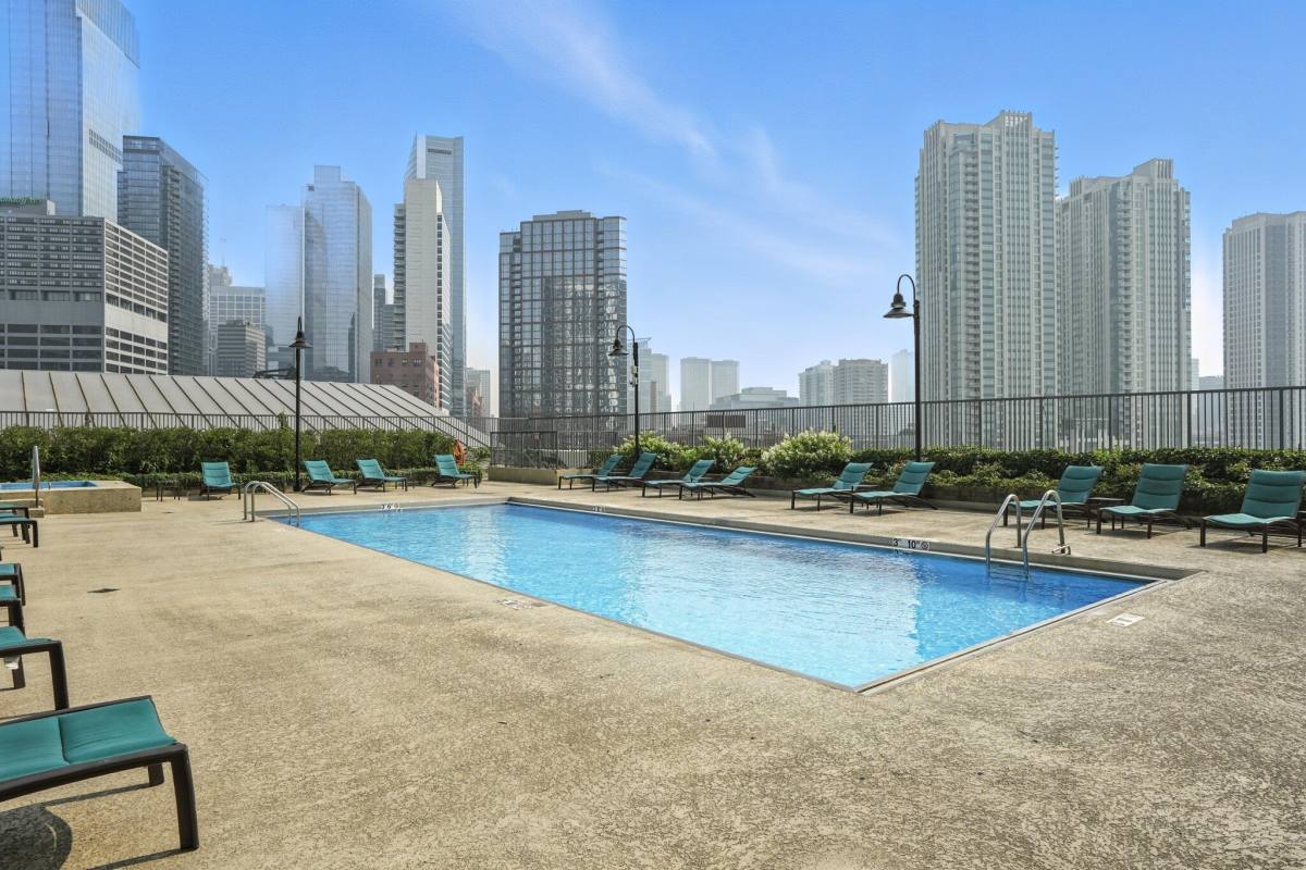 Apartment for rent at 530 N Kingsbury St, Chicago, IL 60654