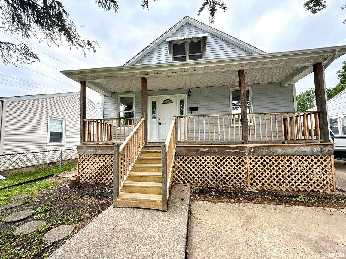 House for rent at 2015 N 19th St, Springfield, IL 62702