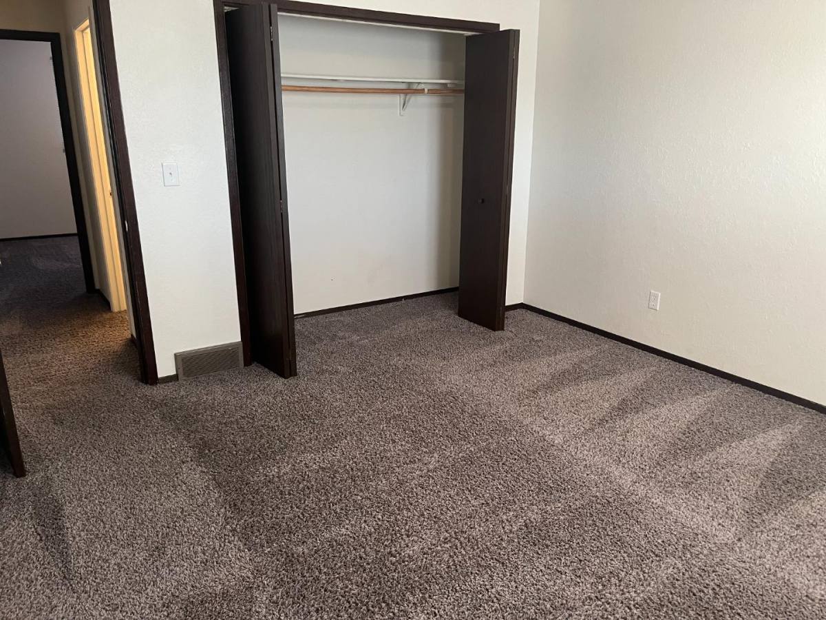 Townhouse for rent at 5400 W 44th St, Sioux Falls, SD 57106