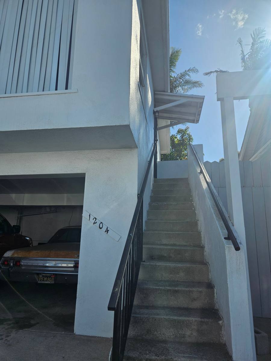 Apartment for rent at 1204 Bonnie Brea, Hermosa Beach, CA 90254