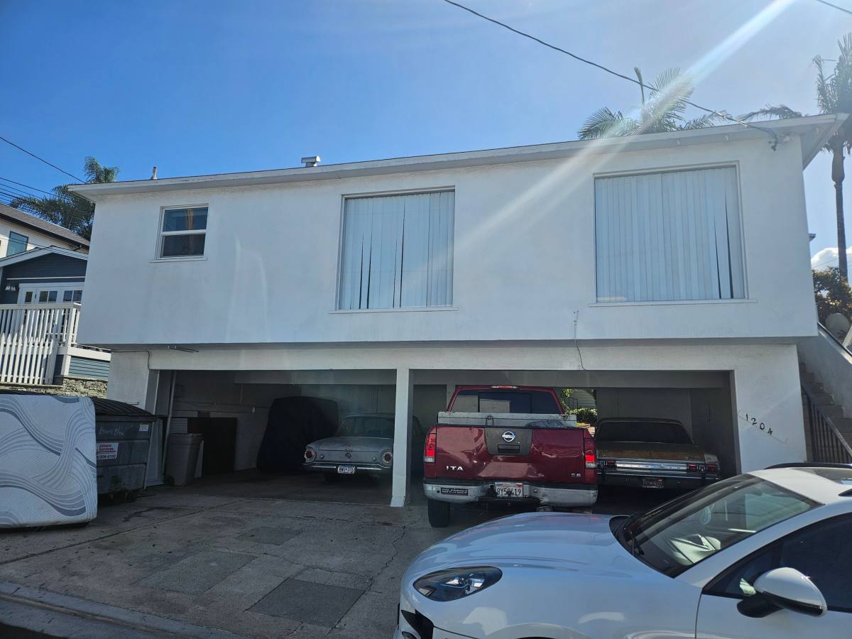 Apartment for rent at 1204 Bonnie Brea, Hermosa Beach, CA 90254