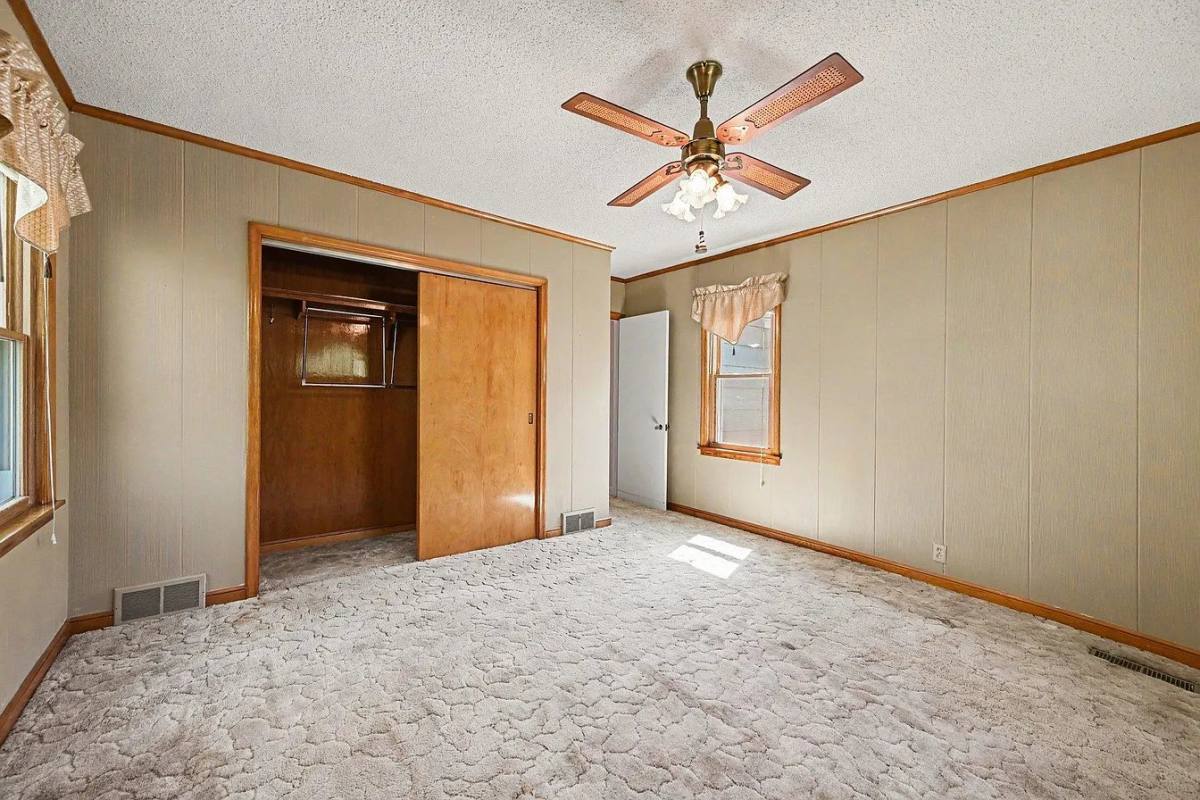 House for rent at 2233 Stewart Ave, Saint Paul, MN 55116