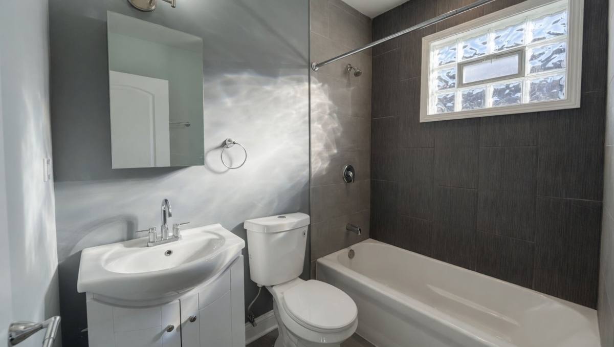 Apartment for rent at 2717 N Rutherford #2, Elmwood Park, IL 60707