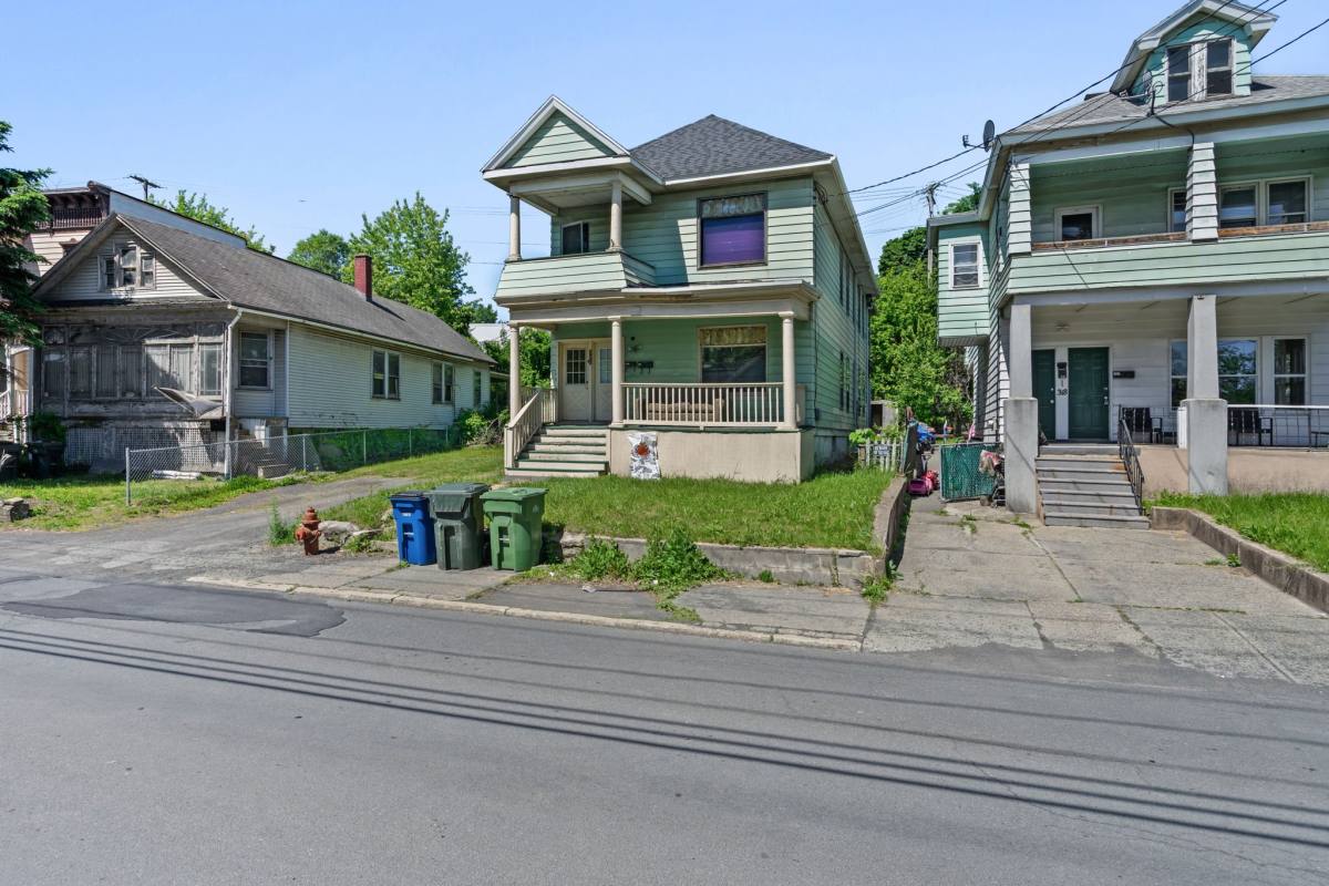 Apartment for rent at 320 Saratoga Ave #1, Cohoes, NY 12047