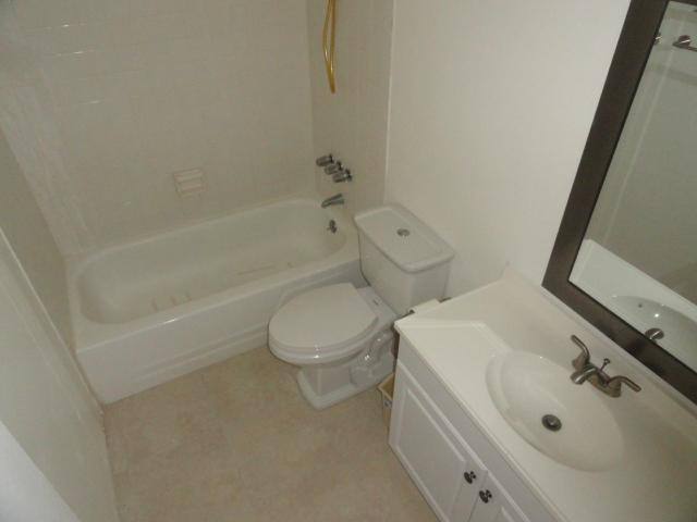Apartment for rent at 416 N Grandview Ave #424 22, Daytona Beach, FL 32118