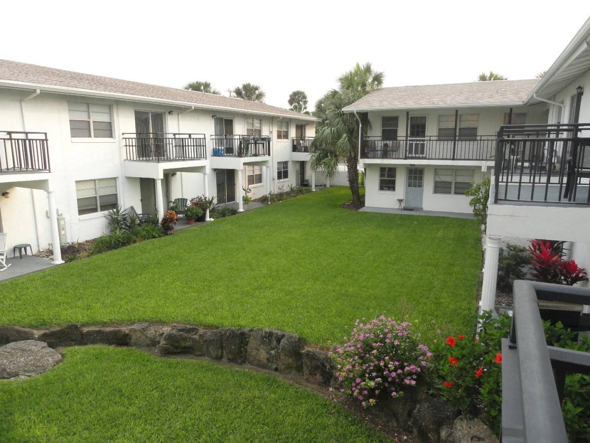 Apartment for rent at 416 N Grandview Ave #424 22, Daytona Beach, FL 32118