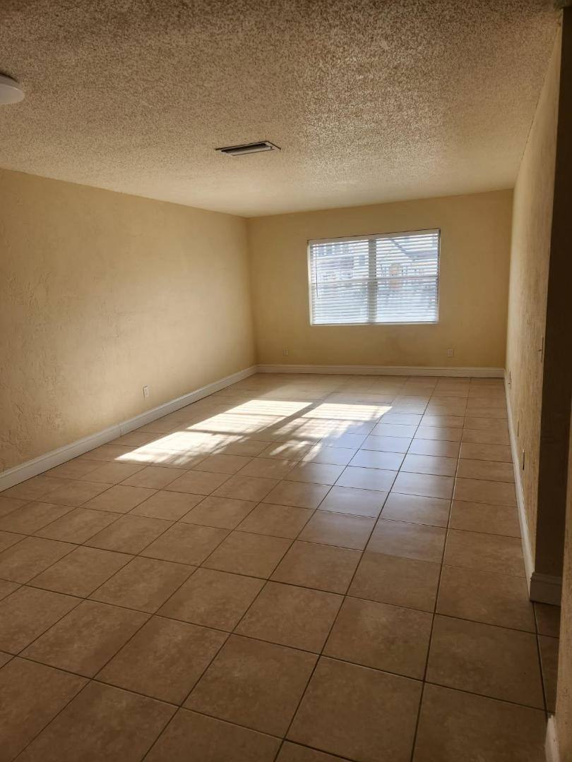 Apartment for rent at 416 N Grandview Ave #424 22, Daytona Beach, FL 32118