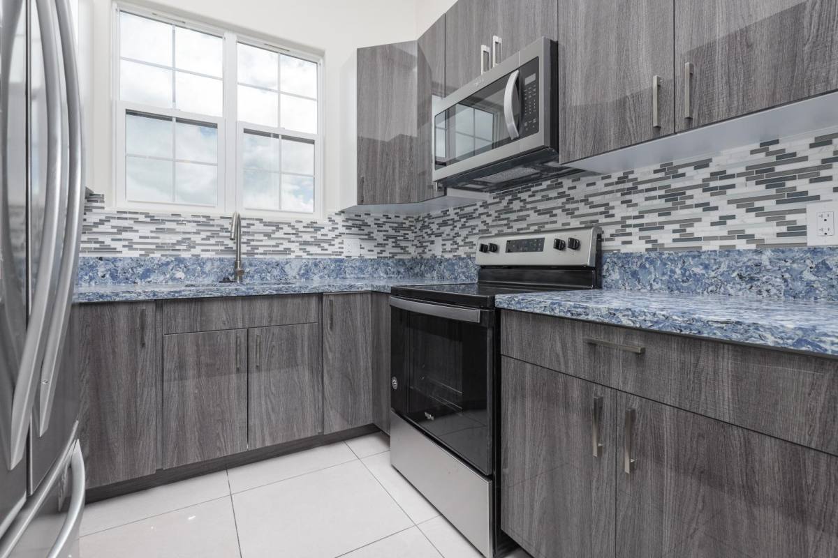 Apartment for rent at 229 Hanamaulu St, Honolulu, HI 96825