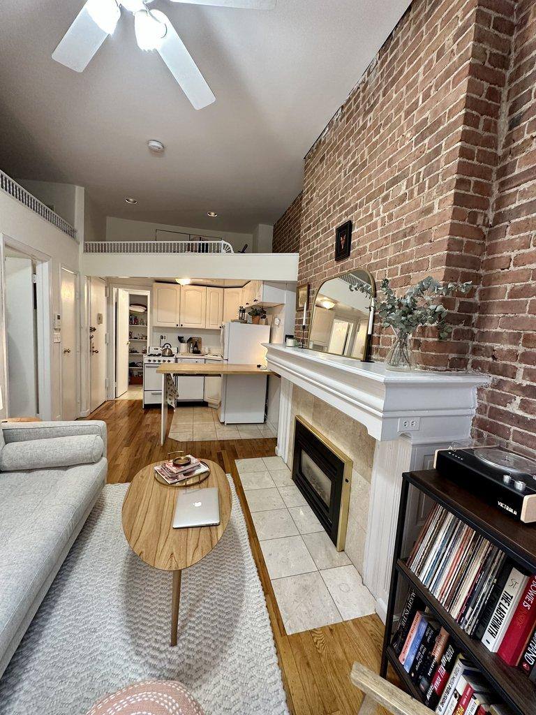 Townhouse for rent at 73 W 68th St #4, New York, NY 10023