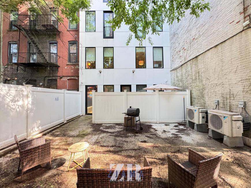 Apartment for rent at 727 Dekalb Ave #4B, Brooklyn, NY 11216