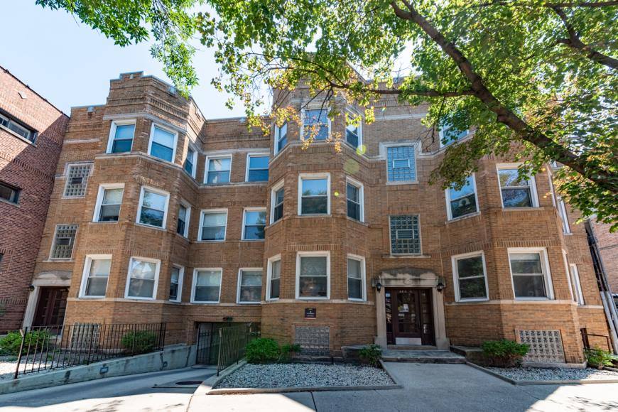 Apartment for rent at 3415 N Elaine Place #1, Chicago, IL 60657