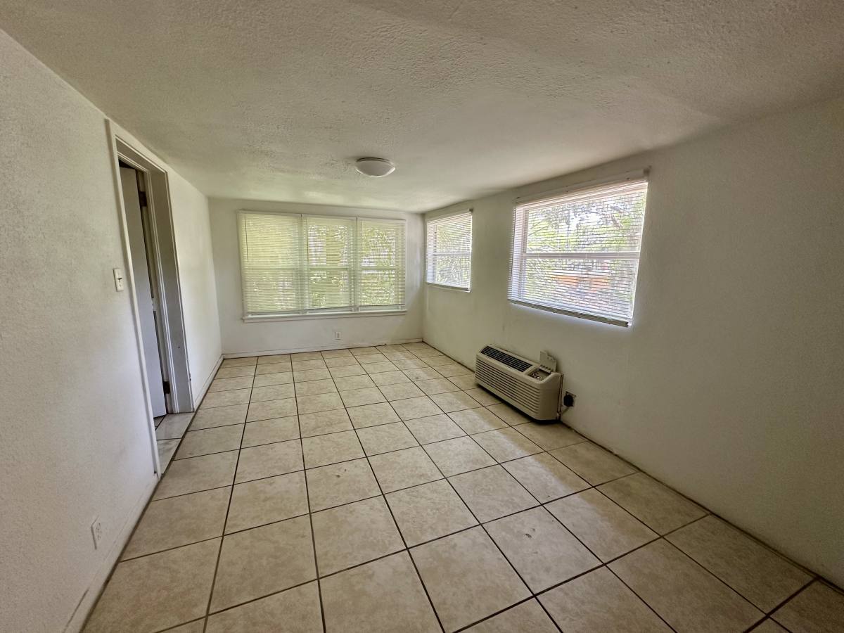 House for rent at 911 Winchester St, Daytona Beach, FL 32114