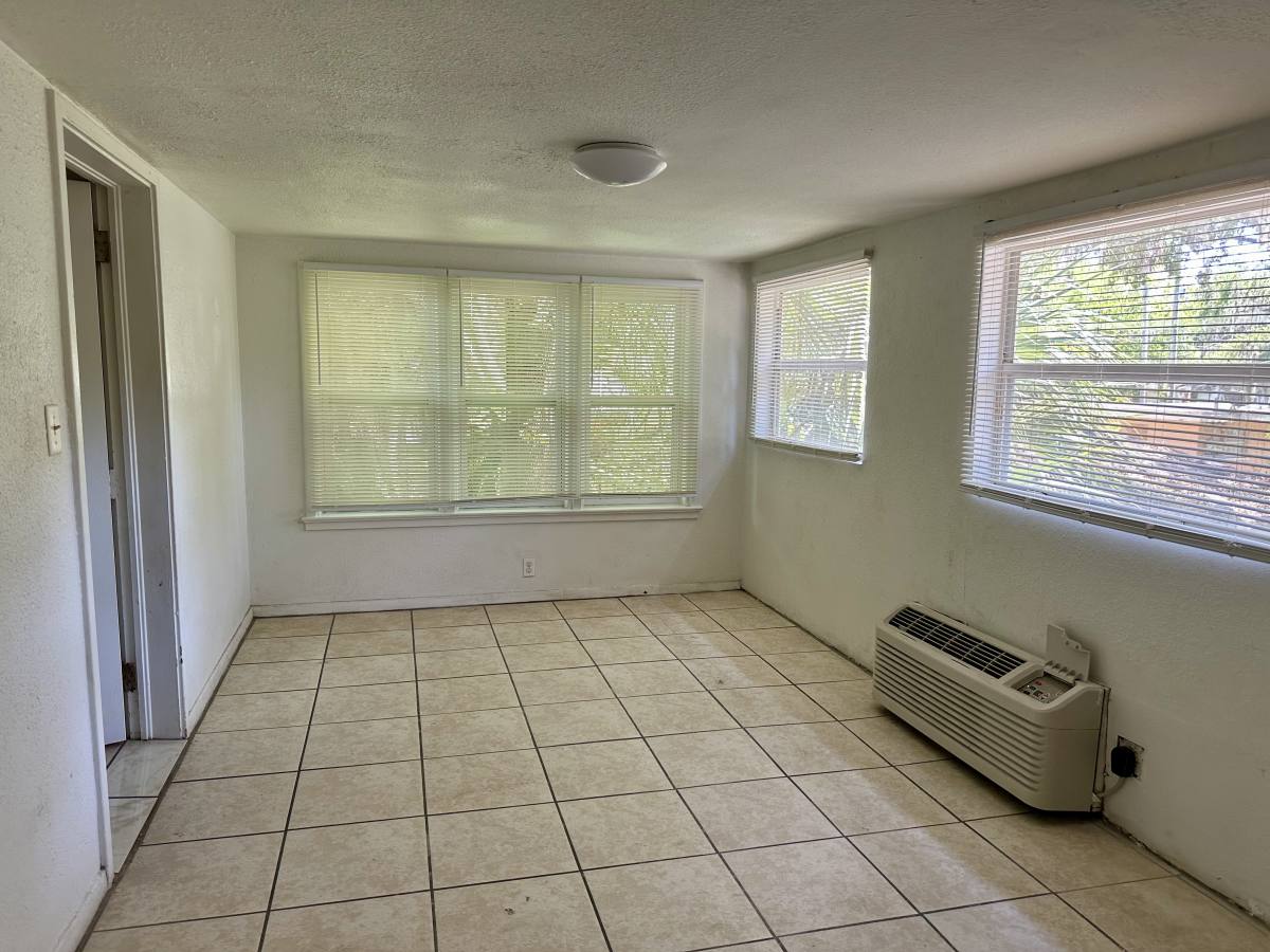 House for rent at 911 Winchester St, Daytona Beach, FL 32114
