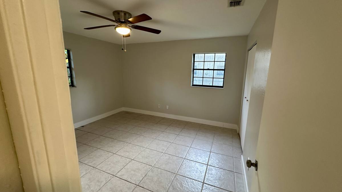 Townhouse for rent at 907 Royal Oak Court, Daytona Beach, FL 32117