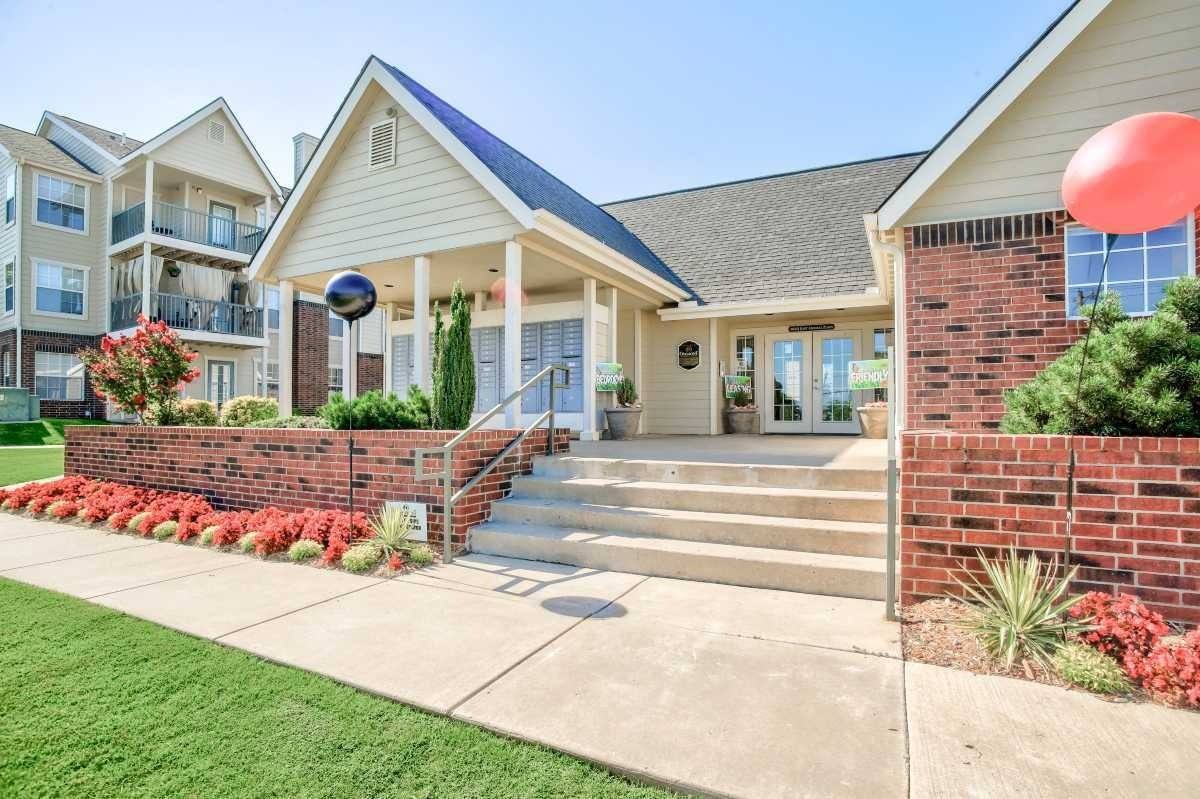 Apartment for rent at Oakmont Apartment Homes, 20202 E Admiral Place, Catoosa, OK 74015