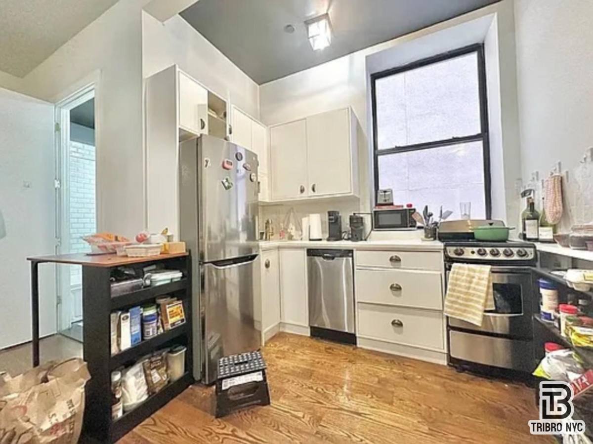 Apartment for rent at 489 Washington Ave #1, Brooklyn, NY 11238