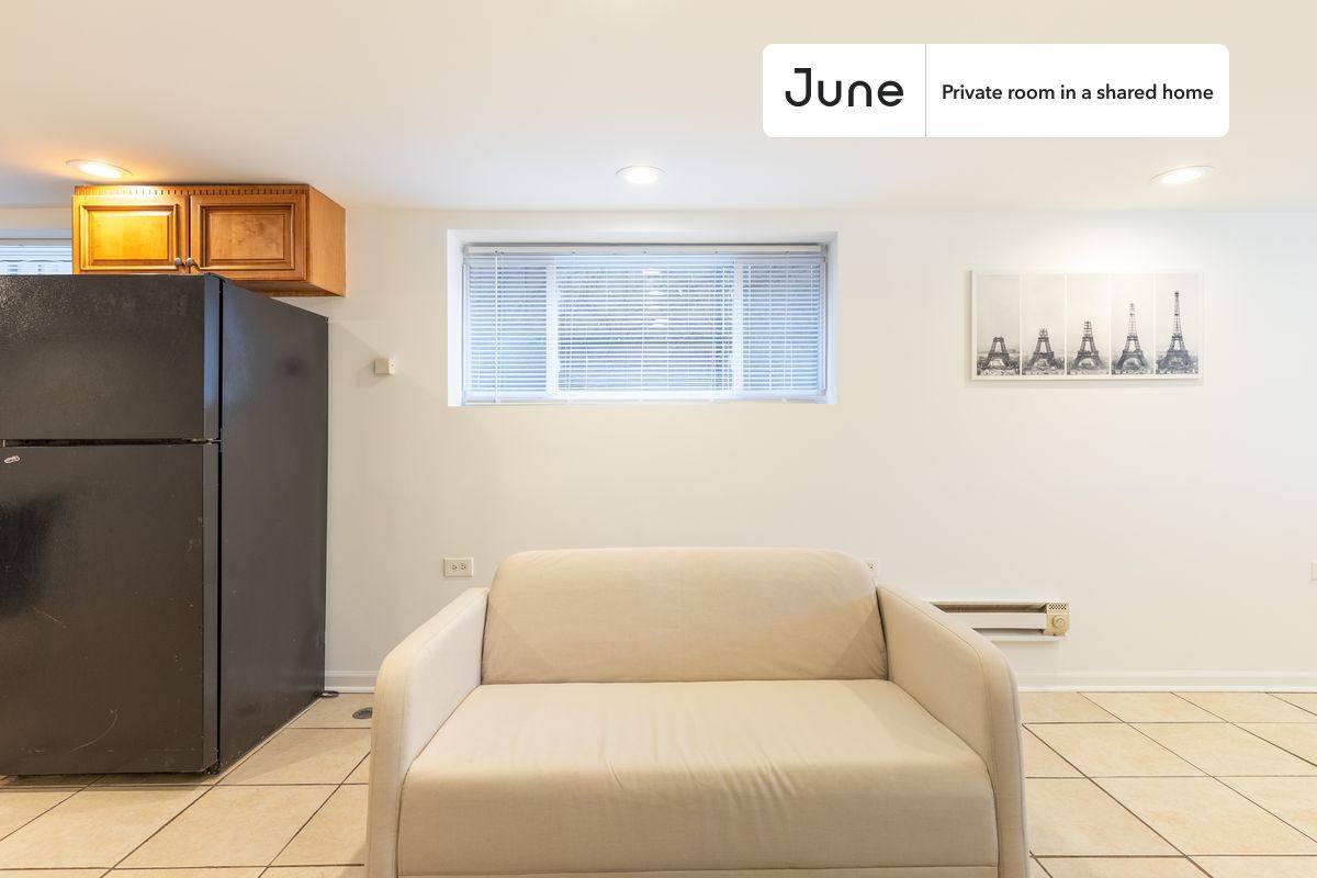 Apartment for rent at 1841 N Mozart St #A, Chicago, IL 60647