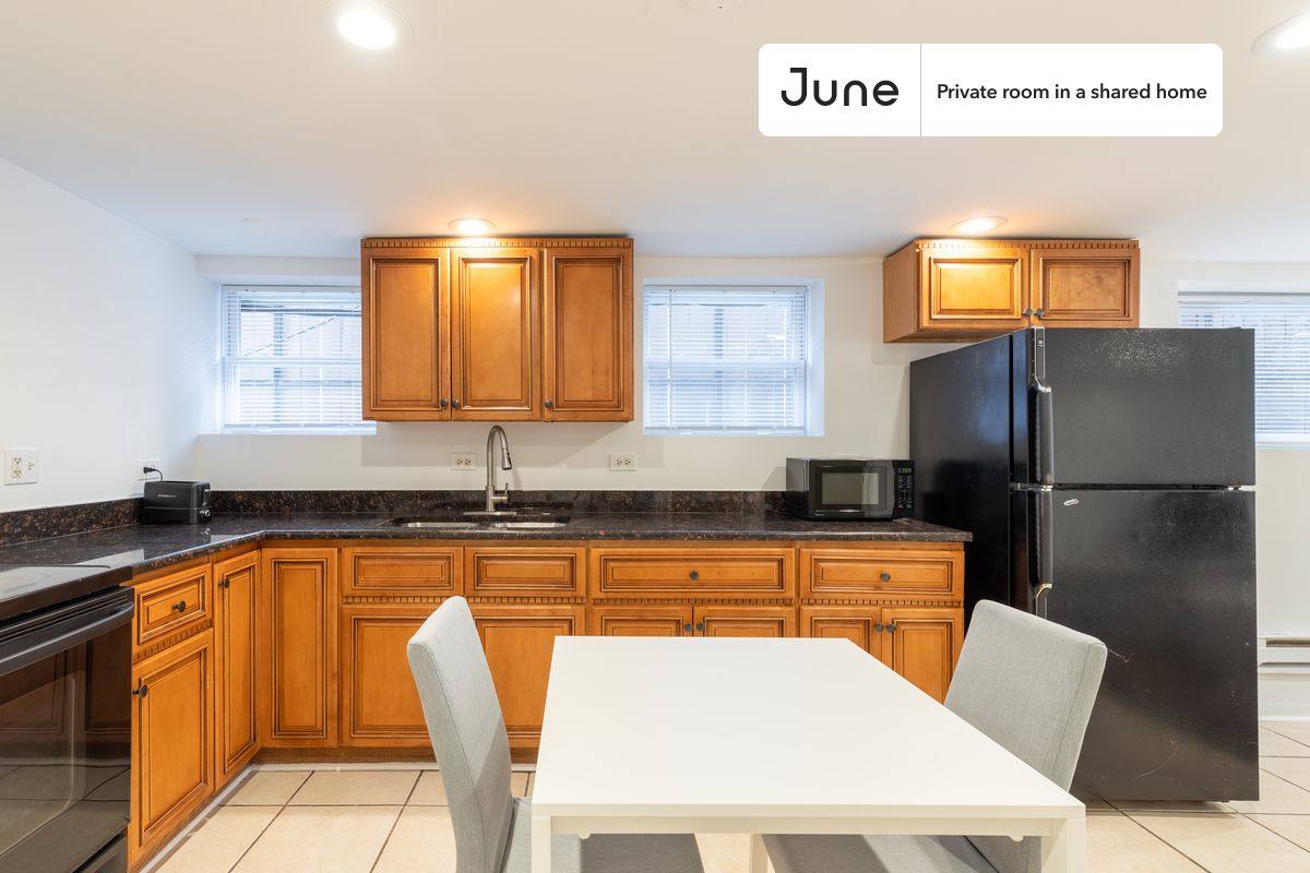 Apartment for rent at 1841 N Mozart St #A, Chicago, IL 60647