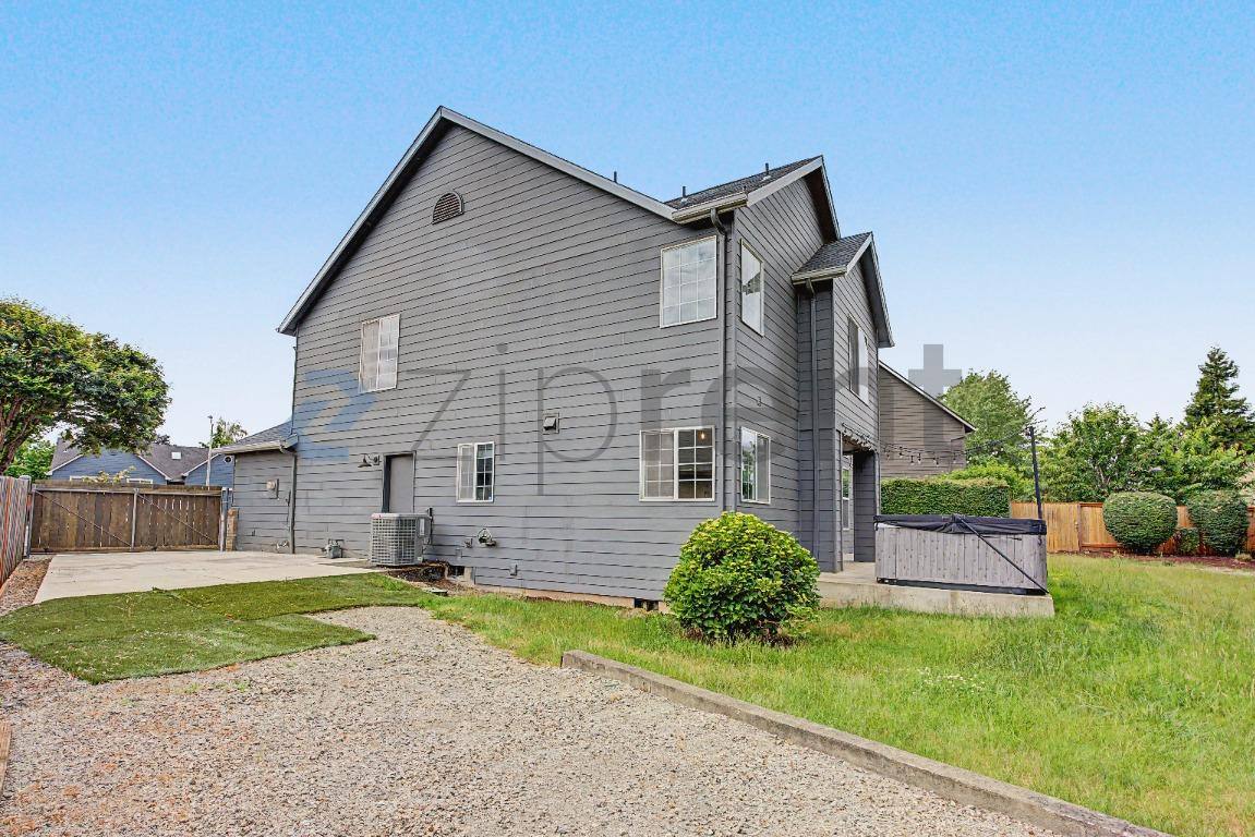 House for rent at 19719 Nevin Court, Oregon City, OR 97045