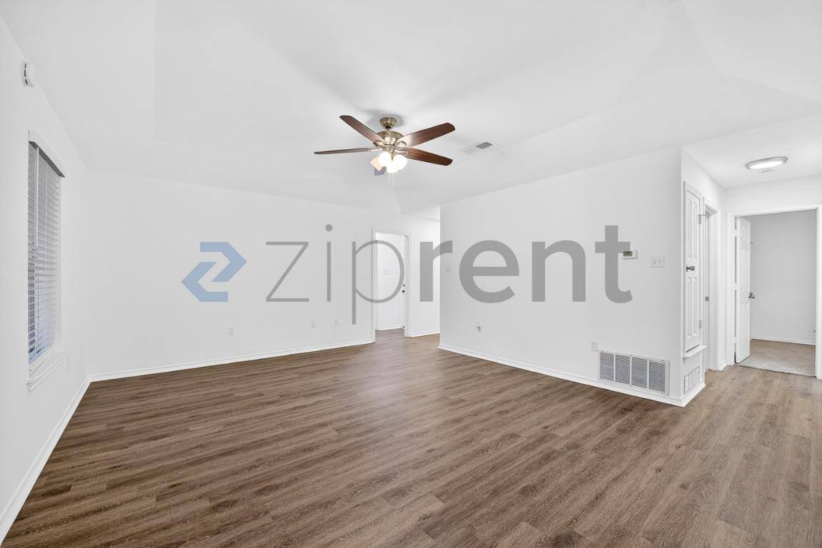 House for rent at 217 Spring Branch Trail N, Springtown, TX 76082