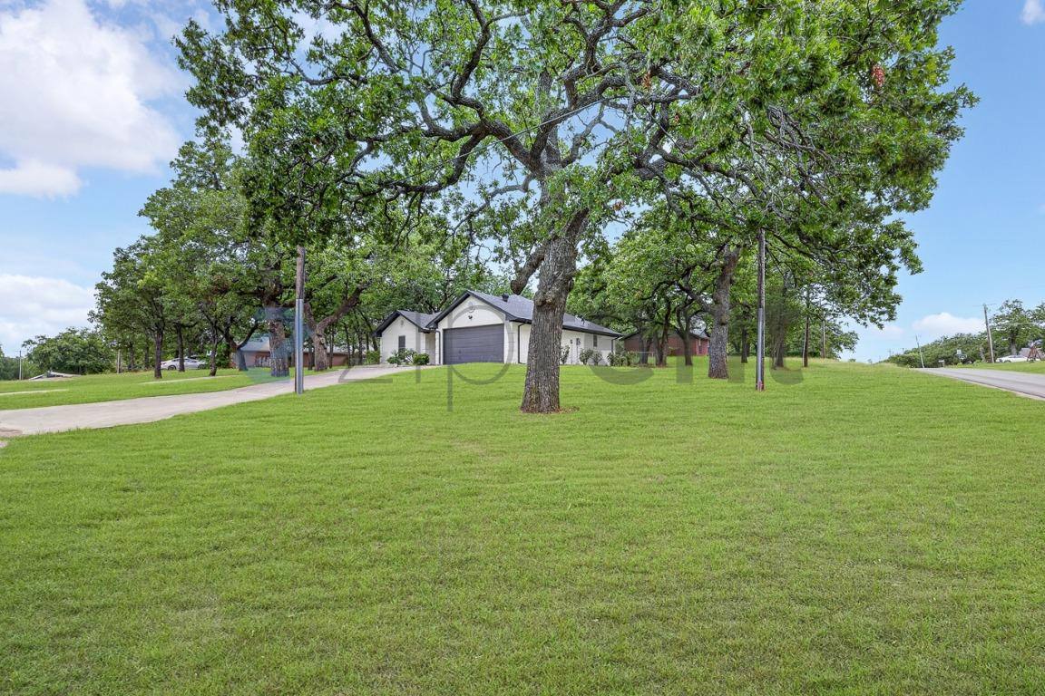 House for rent at 217 Spring Branch Trail N, Springtown, TX 76082