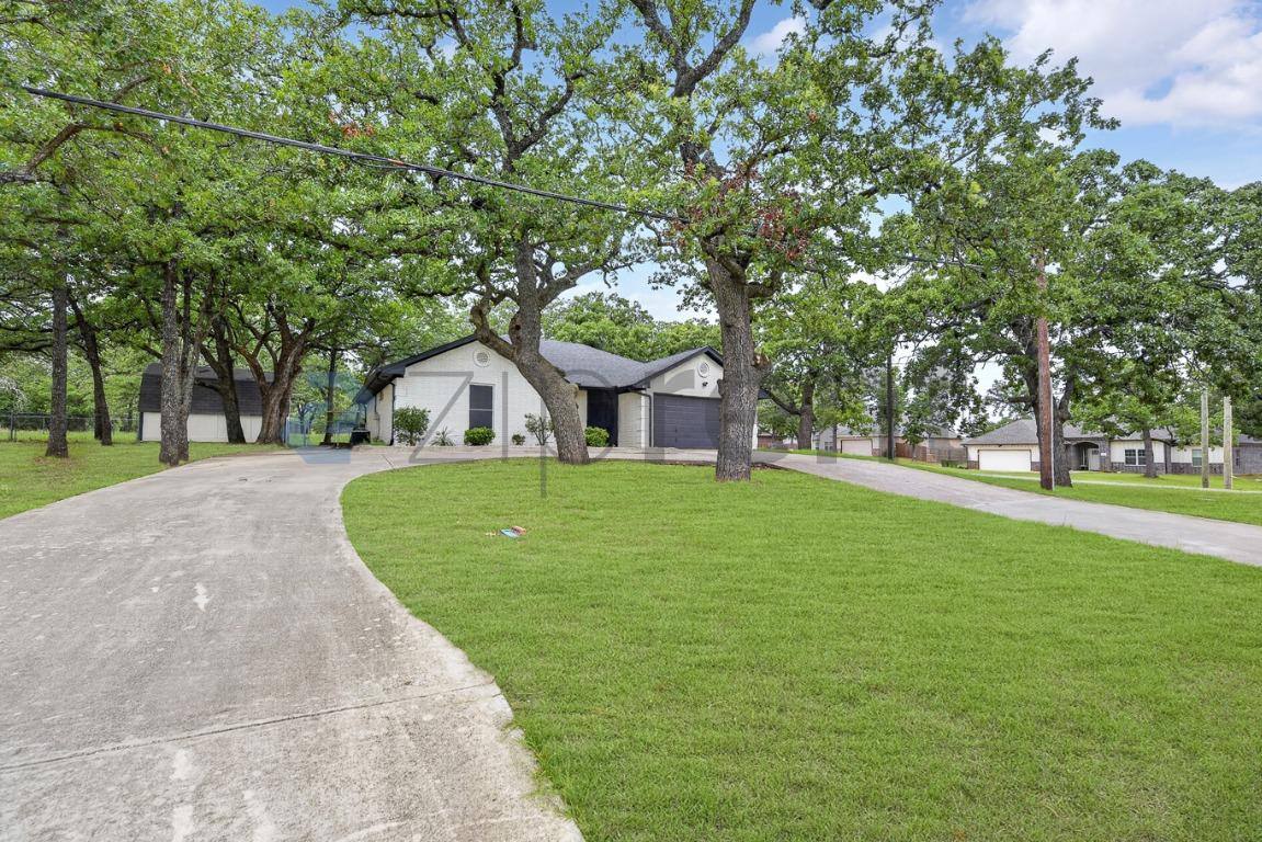 House for rent at 217 Spring Branch Trail N, Springtown, TX 76082