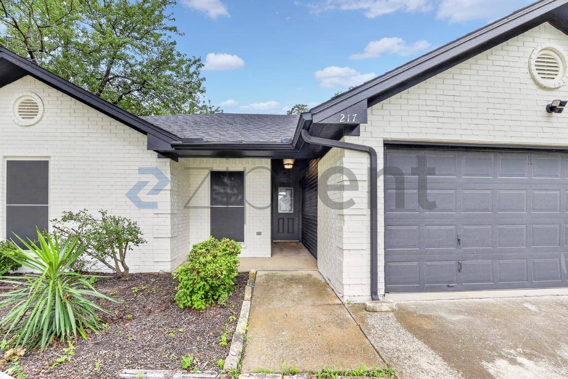 House for rent at 217 Spring Branch Trail N, Springtown, TX 76082