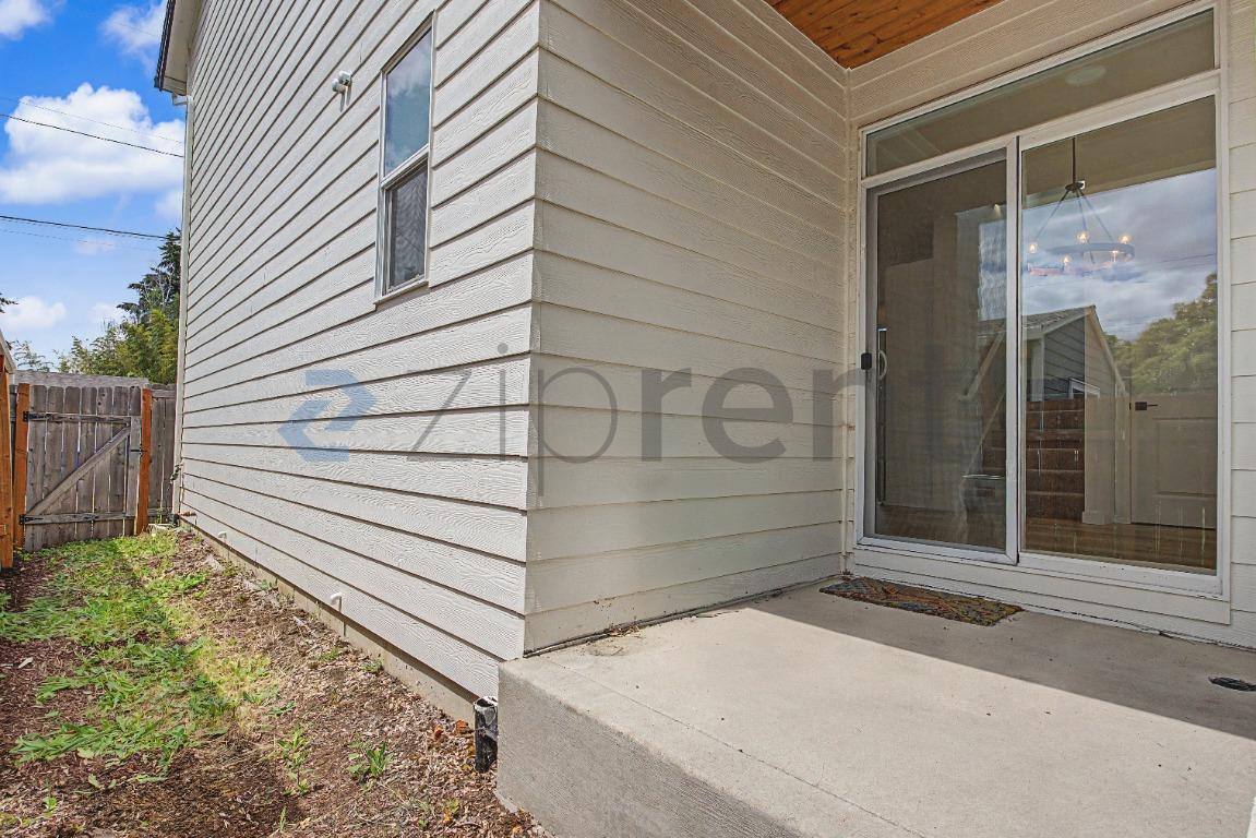 House for rent at 7750 SE 57th Ave, Portland, OR 97206