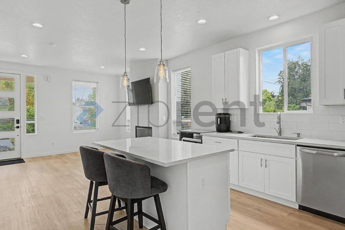 House for rent at 7750 SE 57th Ave, Portland, OR 97206