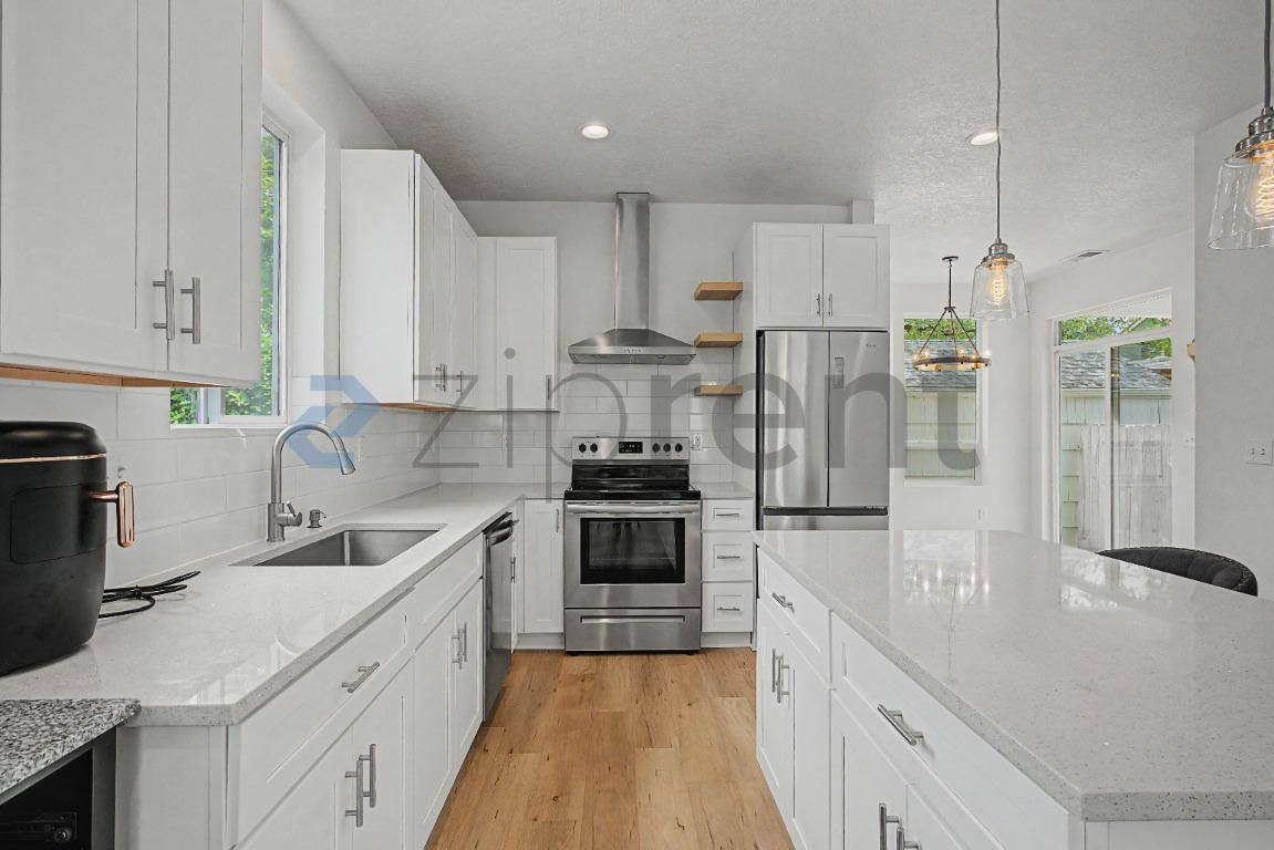House for rent at 7750 SE 57th Ave, Portland, OR 97206