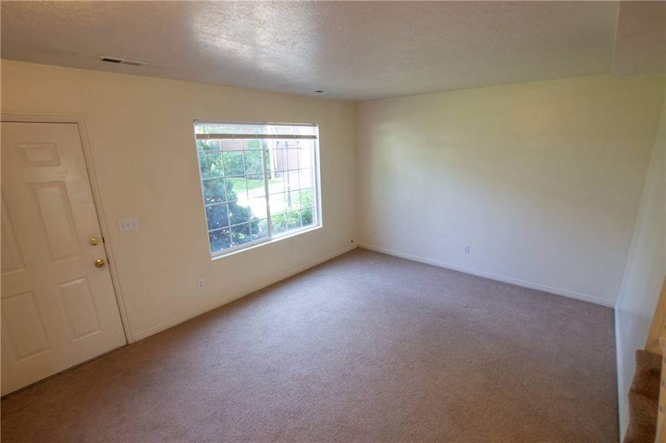 Townhouse for rent at 488 Elm St, Layton, UT 84041