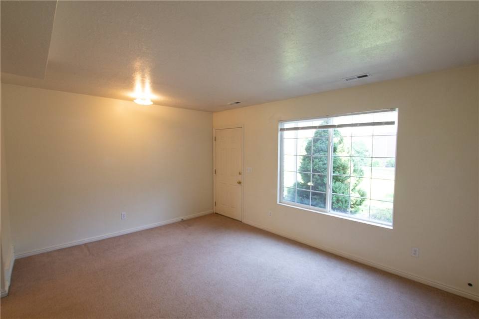Townhouse for rent at 488 Elm St, Layton, UT 84041
