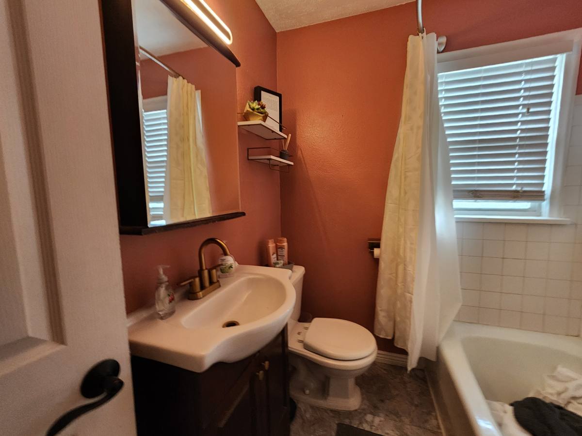 House for rent at 2832 S 900 E, Salt Lake City, UT 84106