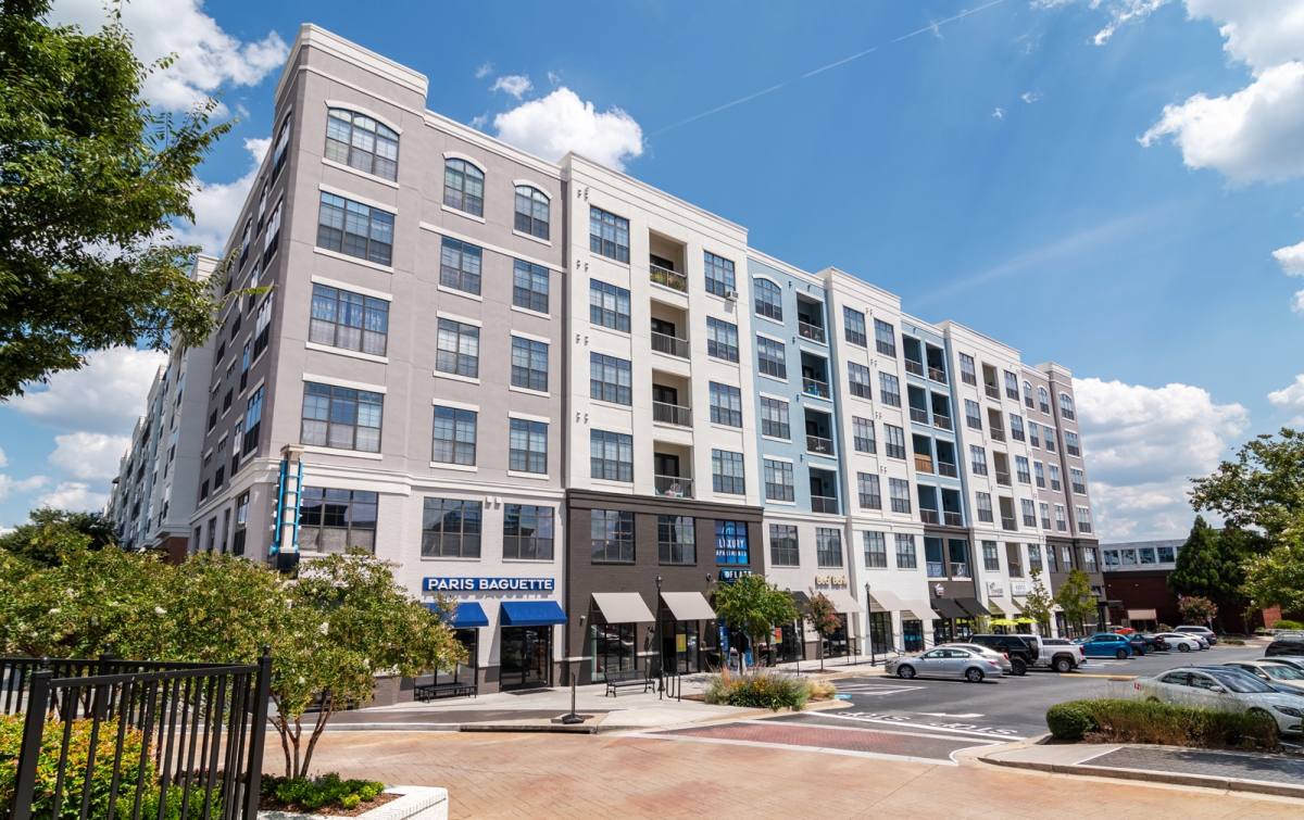 Apartment for rent at Flats at Perimeter Place, 60 Perimeter Center Place, Atlanta, GA 30346