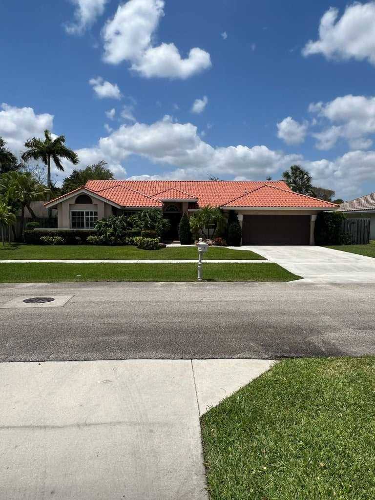 Apartment for rent at 9664 W Lake Court, Boca Raton, FL 33434