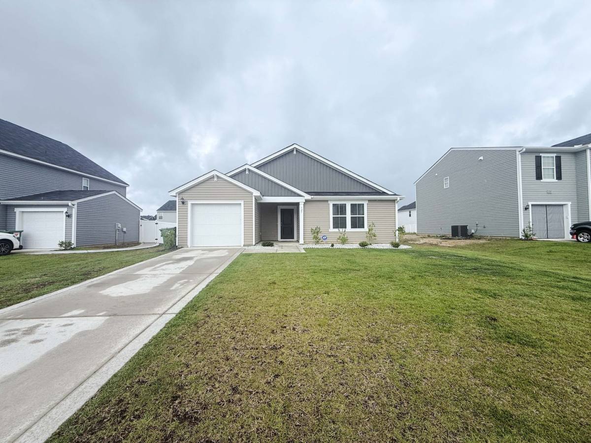 House for rent at 127 Arlington Dr, Raeford, NC 28376