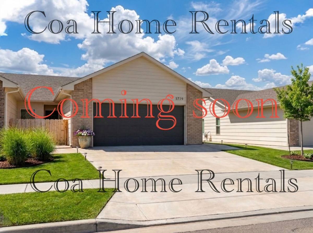 Townhouse for rent at 1719 S Limuel St, Wichita, KS 67235