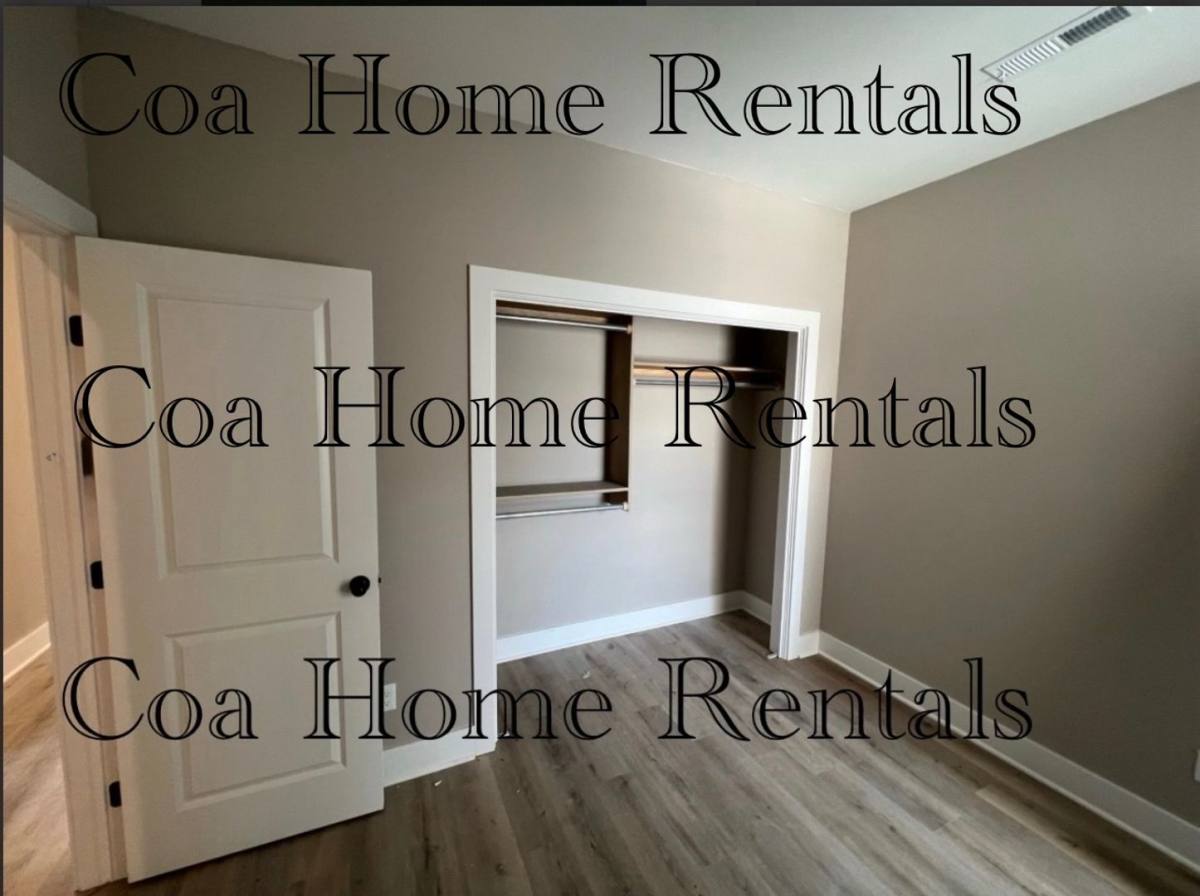 Townhouse for rent at 1719 S Limuel St, Wichita, KS 67235